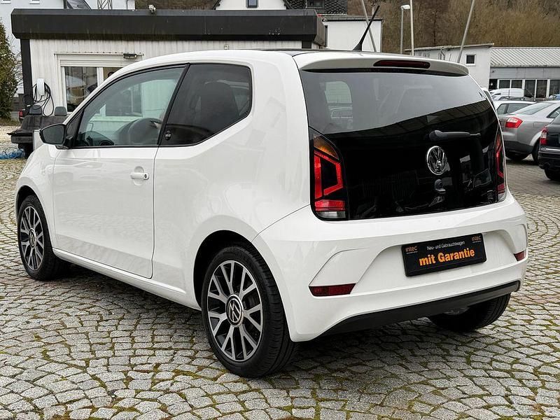 Gebraucht VW up! Sound 75 PS (55 kW) 2018 Weiß Kleinwagen