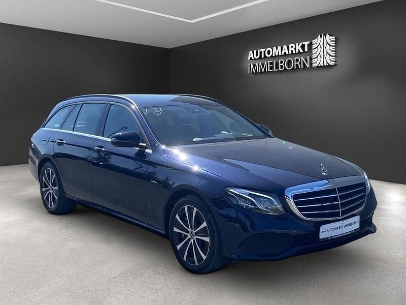 Cavansitblau metalliclack (metallic) Gebraucht 2020 Mercedes E300 Kombi | 24.980 € (Superpreis) - Bild 1/4