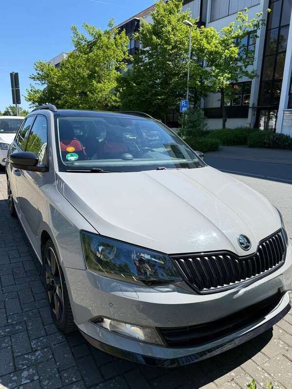 Grau Gebraucht 2018 Skoda Fabia Monte Carlo Kombi | 14.000 € (Fairer Preis) - Bild 1/4