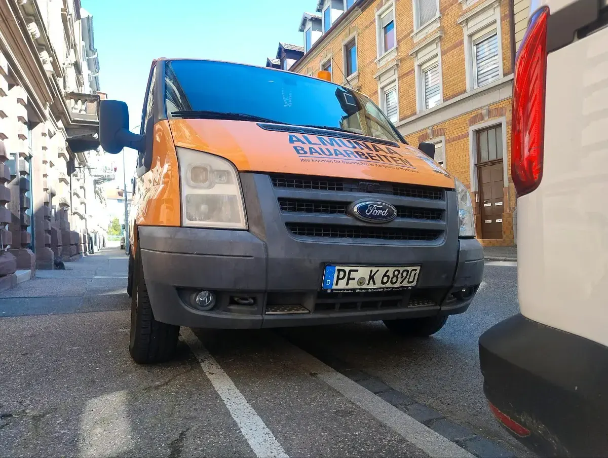 Gebraucht Ford Transit 119 PS (87 kW) 2011 Orange Van / Kleinbus
