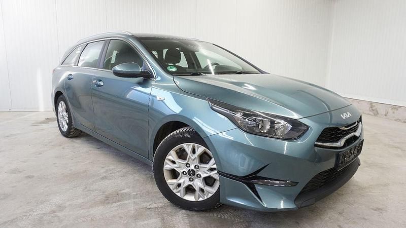 Grau Gebraucht 2022 Kia Ceed Sportswagon Kombi | 12.900 € (Superpreis) - Bild 1/4