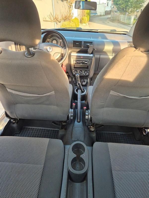 Gebraucht VW Fox 54 PS (39 kW) 2007 Schwarz Kleinwagen