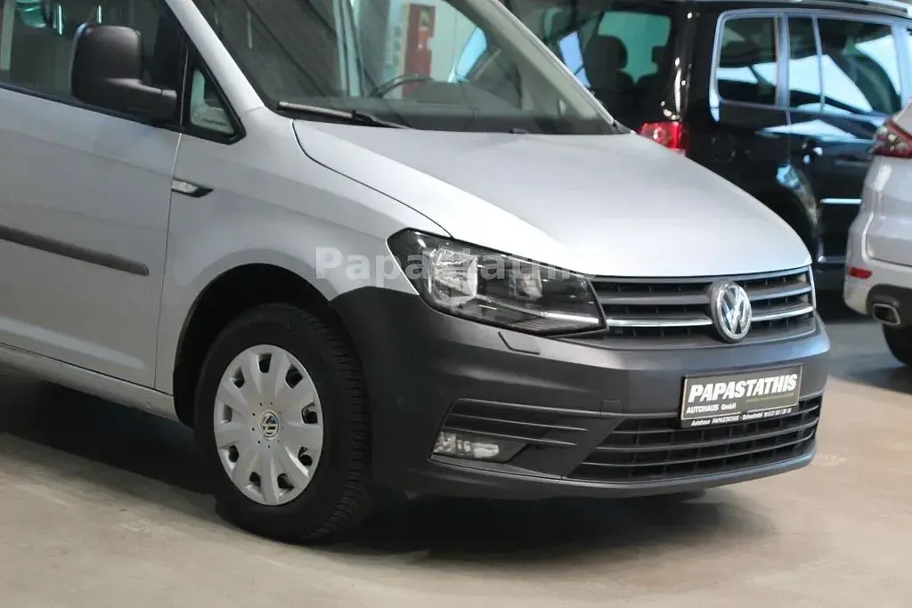 Second-hand VW Caddy 102 CP (75 kW) 2017 Argintiu Monovolum