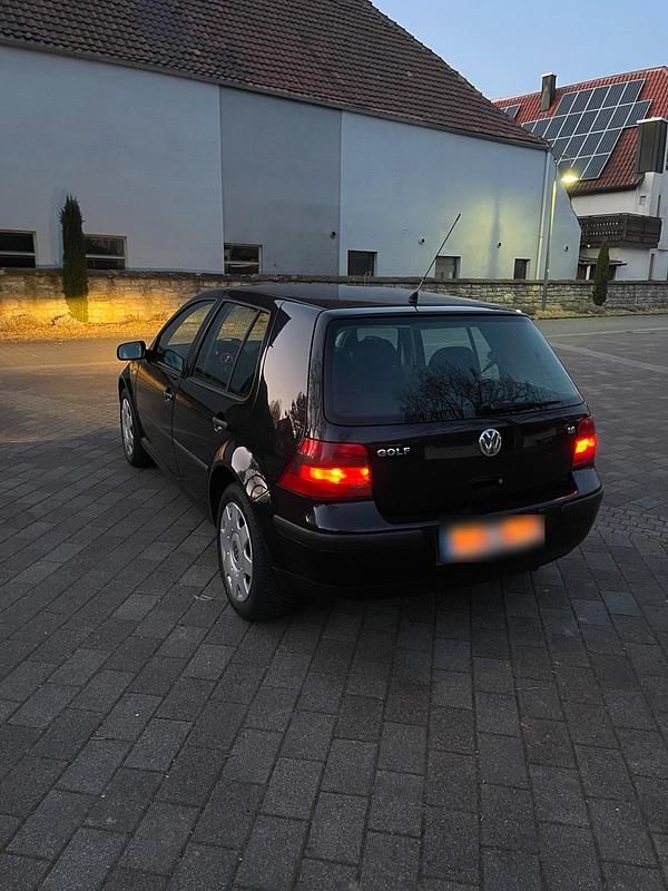 Gebraucht VW Golf IV 100 PS (73 kW) 1999 Schwarz Kleinwagen