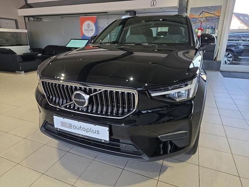 Second-hand Volvo XC40 Plus 211 CP (155 kW) 2022 Negru SUV