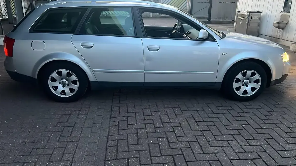 Gebraucht Audi A4 130 PS (95 kW) 2002 Silber Kombi