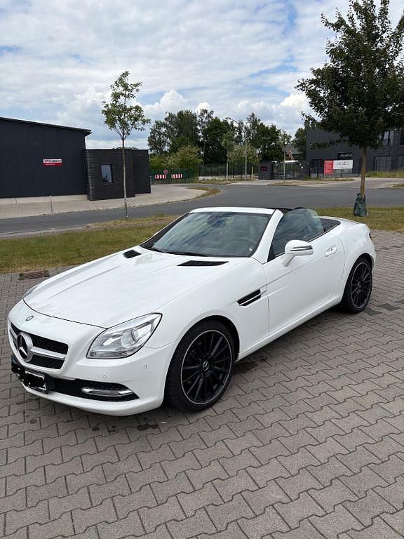 Gebraucht Mercedes SLK200 184 PS (135 kW) 2013 Weiß Cabrio