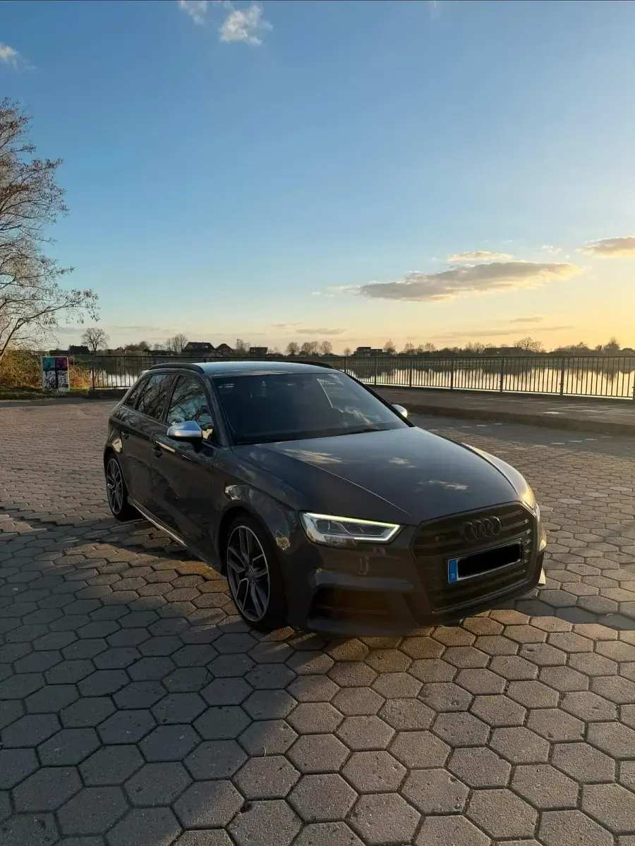Gebraucht Audi S3 300 PS (220 kW) 2019 Grau Limousine