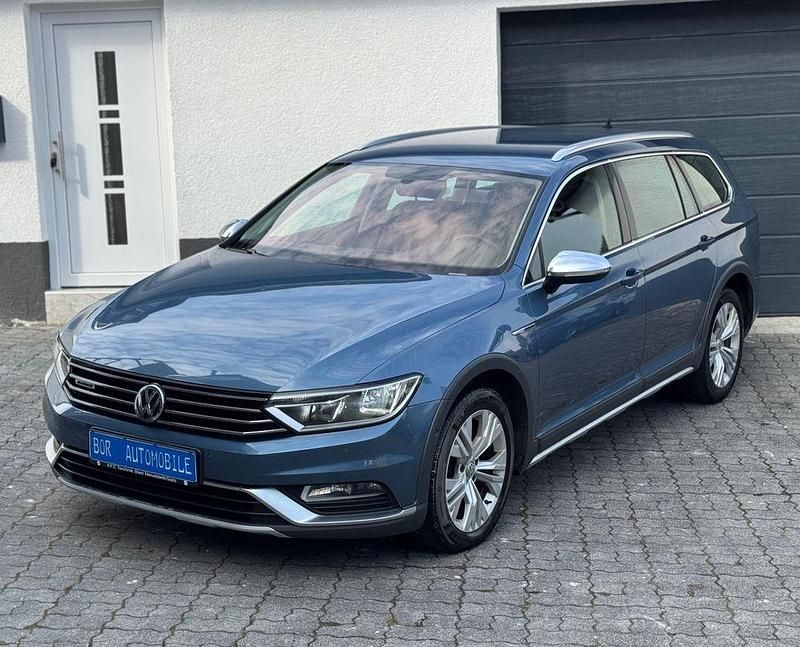 Blau Gebraucht 2017 VW Passat Alltrack Kombi | 12.270 € (Fairer Preis) - Bild 1/4