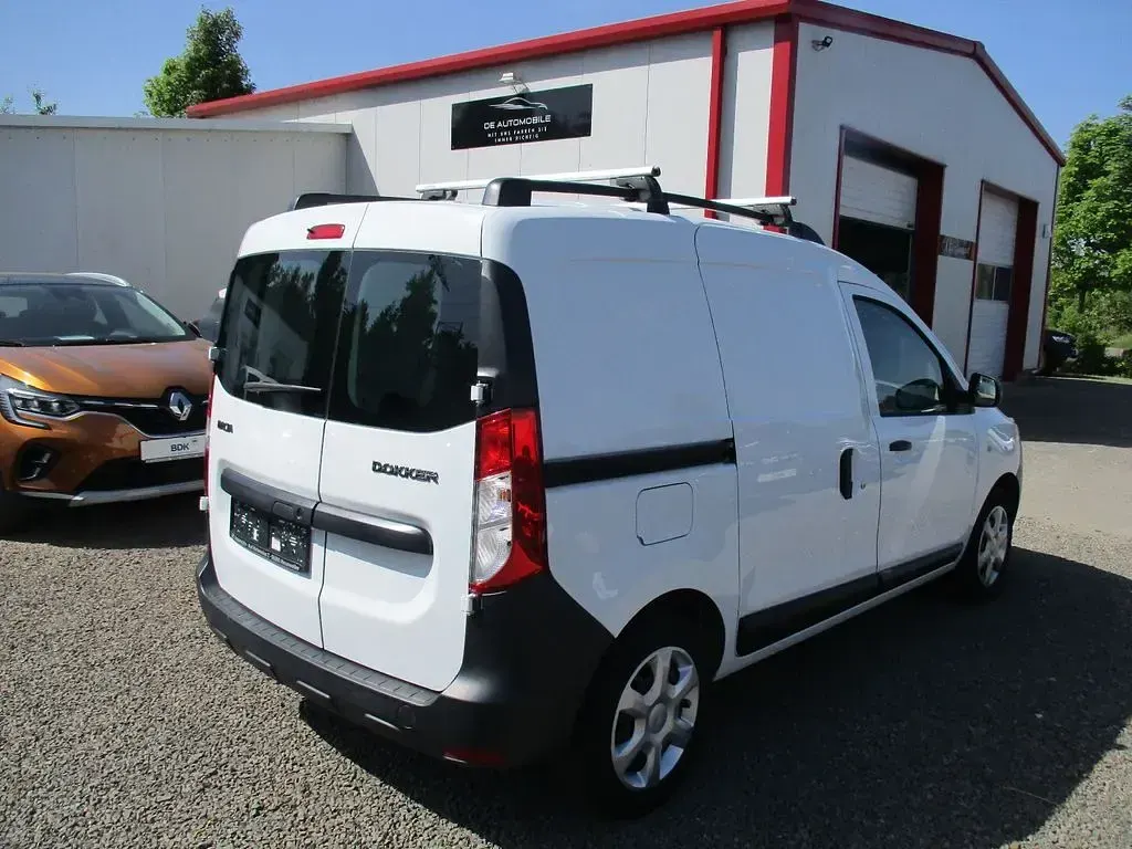 Gebraucht Dacia Dokker Comfort 95 PS (69 kW) 2020 Weiß Van / Kleinbus