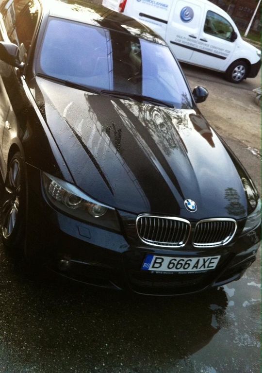 Schwarz Gebraucht 2010 BMW 335 Sport Line Limousine | 19.900 € (Guter Preis) - Bild 1/4