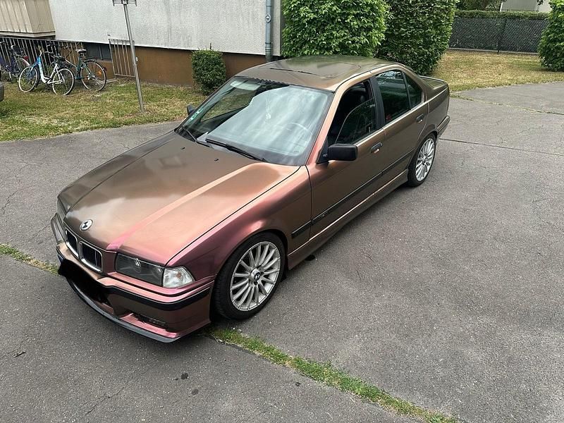 Andere farben Gebraucht 1993 BMW 316 M Sport Limousine | 4.400 € - Bild 1/4