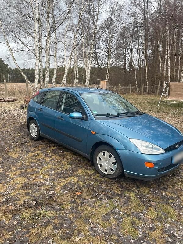 Gebraucht Ford Focus 101 PS (74 kW) 2001 Blau Kleinwagen