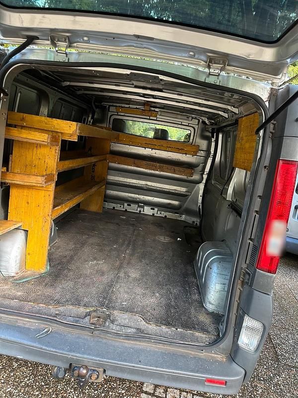 Gebraucht Opel Vivaro 140 PS (102 kW) 2014 Silber Van / Kleinbus