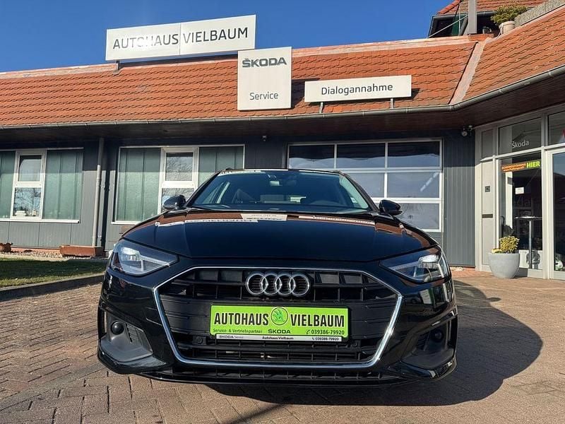 Gebraucht Audi A4 Basis 150 PS (110 kW) 2022 Mythosschwarz Kombi