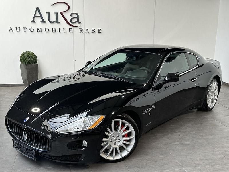Schwarz Gebraucht 2010 Maserati Granturismo Coupé | 44.989 € (Superpreis) - Bild 1/4