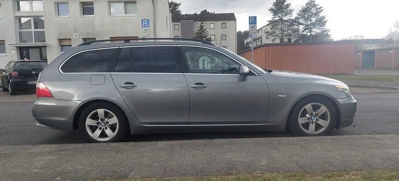Gebraucht BMW 523 177 PS (130 kW) 2007 Grau Kombi