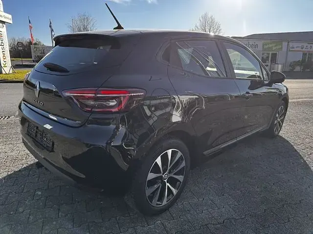 Gebraucht Renault Clio Equilibre 91 PS (66 kW) 2023 Black pearlschwarz Kleinwagen