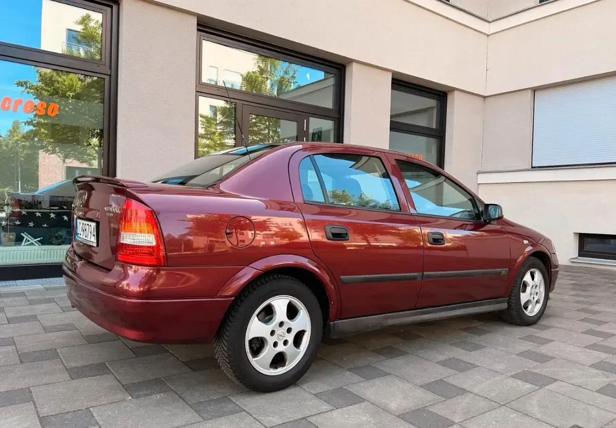 Brugt Opel Astra 116 HK (85 kW) 1999 Rød Sedan