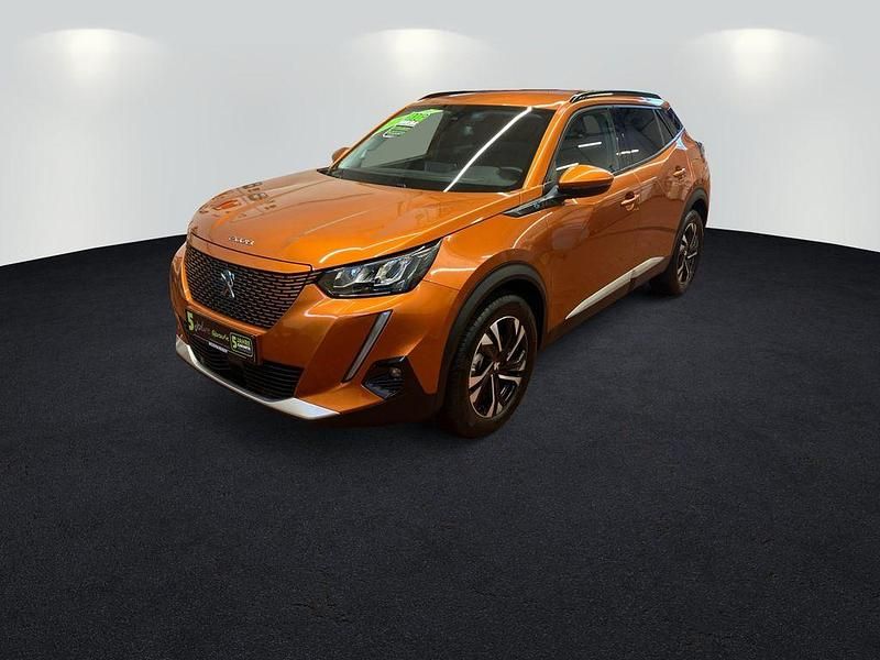 Gebraucht Peugeot e-2008 Allure 100 kW (136 PS) 2021 Lackierung orange fusion/typ a SUV