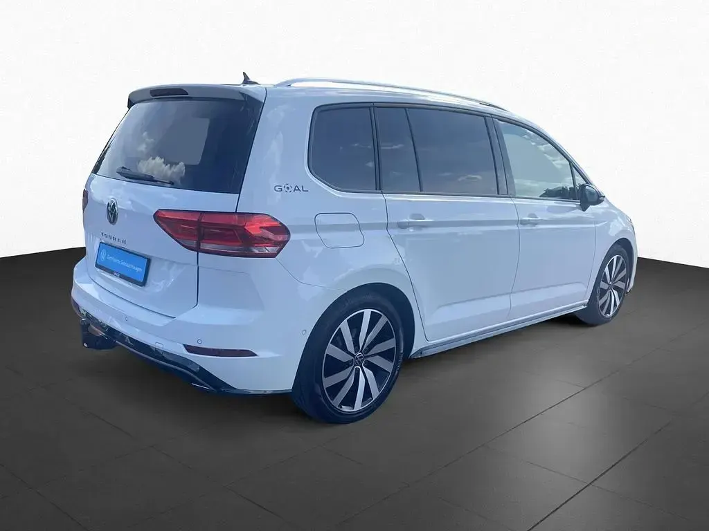 Gebraucht VW Touran Comfortline 150 PS (110 kW) 2025 Weiß Van / Kleinbus