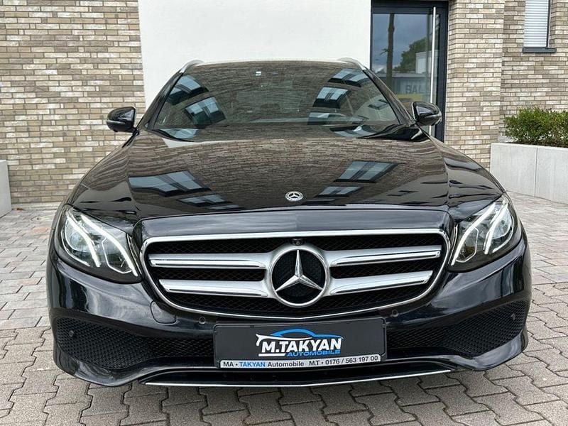 Gebraucht Mercedes E200 184 PS (135 kW) 2018 Obsidianschwarz Kombi