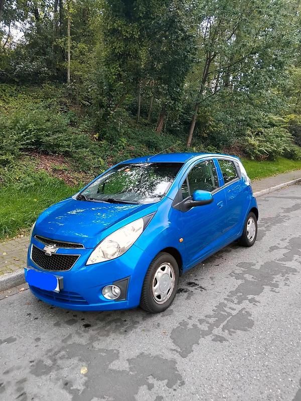 Blau Gebraucht 2011 Chevrolet Spark Kleinwagen | 2.350 € (Fairer Preis) - Bild 1/4