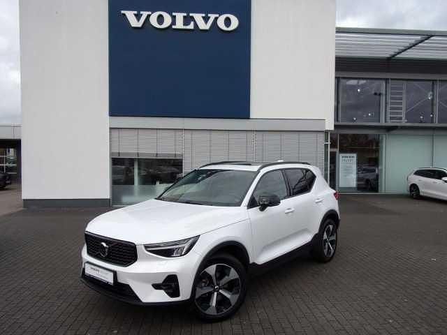 Weiß Gebraucht 2024 Volvo XC40 Plus SUV | 36.900 € (Fairer Preis) - Bild 1/4