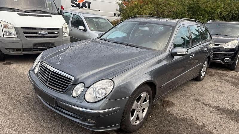 Grau Gebraucht 2005 Mercedes E220 Avantgarde Kombi | 5.999 € (Fairer Preis) - Bild 1/4