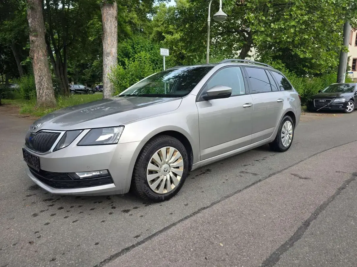 Gebraucht Skoda Octavia Clever 116 PS (85 kW) 2017 Other Kombi
