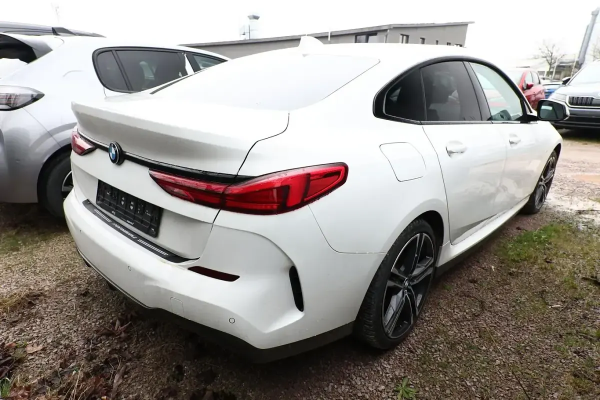 Gebraucht BMW 218 M Sport 136 PS (100 kW) 2020 Alpinweiß Coupé