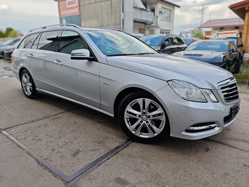 Używany Mercedes E200 Avantgarde 184 KM (135 kW) 2012 Srebrny Kombi