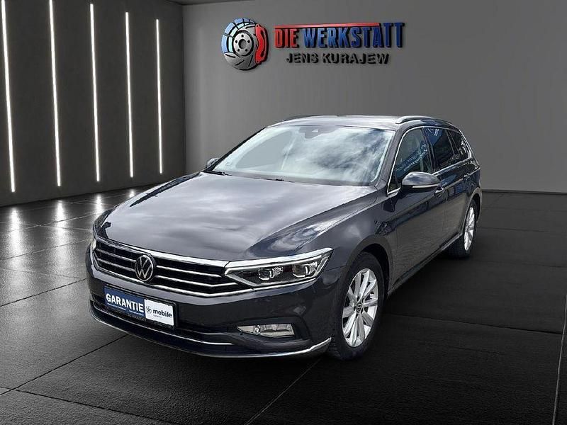 Gebraucht VW Passat Elegance 150 PS (110 kW) 2021 Mangangrau metallic Kombi