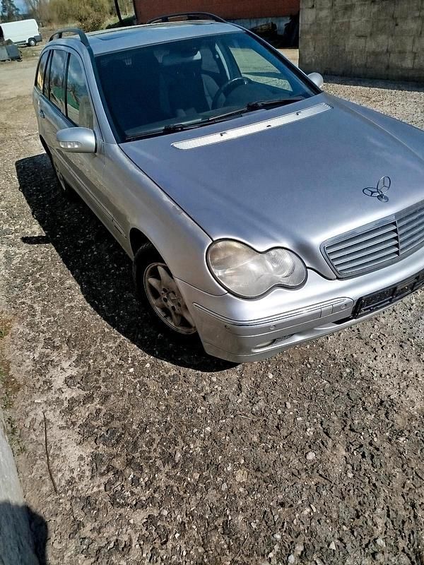 Gebraucht Mercedes C220 143 PS (105 kW) 2002 Silber Kombi