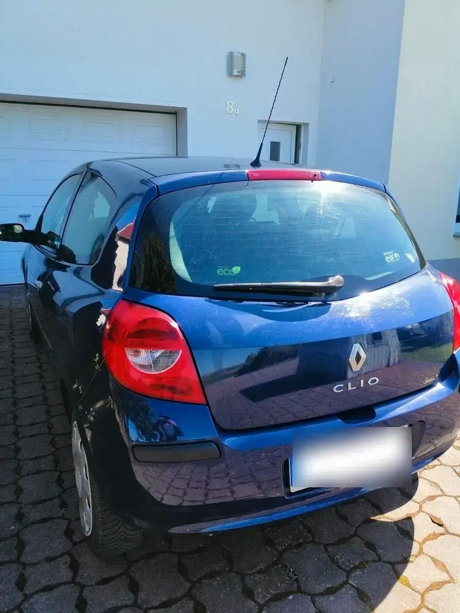 Gebraucht Renault Clio II Dynamique 75 PS (55 kW) 2008 Blau Limousine