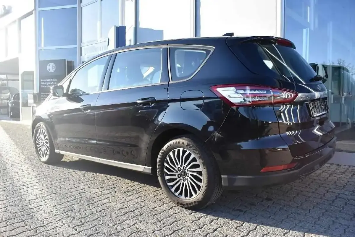 Gebraucht Ford S-MAX Trend 150 PS (110 kW) 2022 Obsidianschwarz metallic Van / Kleinbus