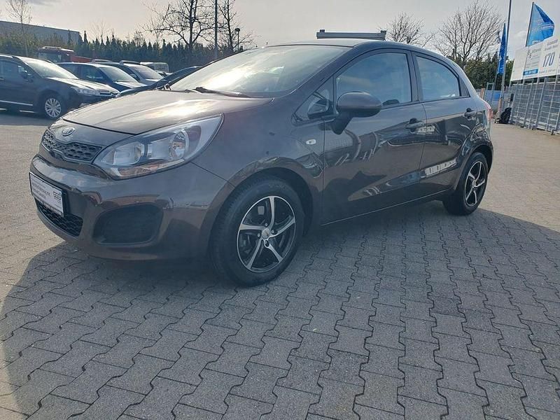 Second-hand Kia Rio 86 CP (63 kW) 2013 Maro Berlinǎ