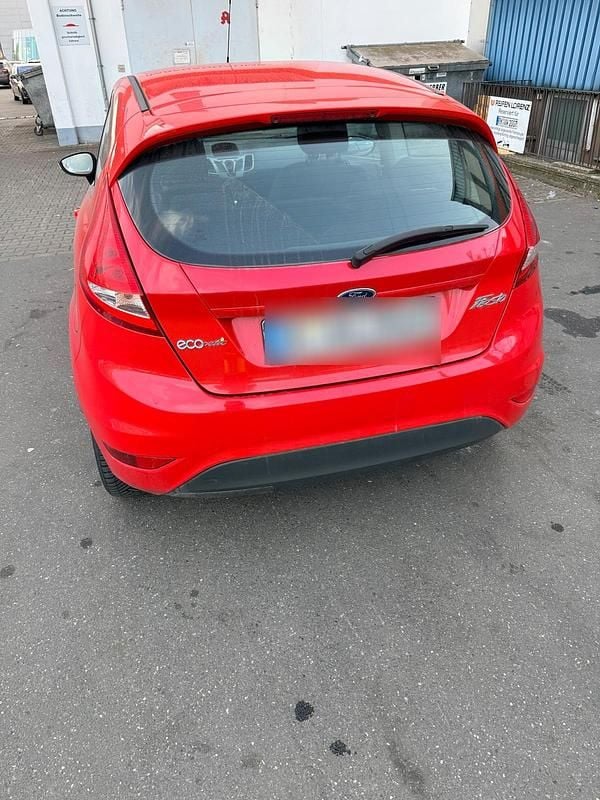 Gebraucht Ford Fiesta 90 PS (66 kW) 2010 Rot Kleinwagen