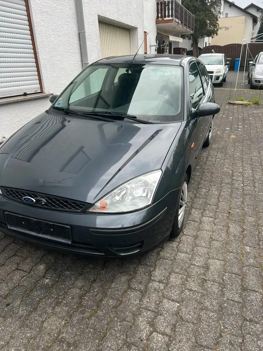 Gebraucht Ford Focus 75 PS (55 kW) 2004 Grau Coupé