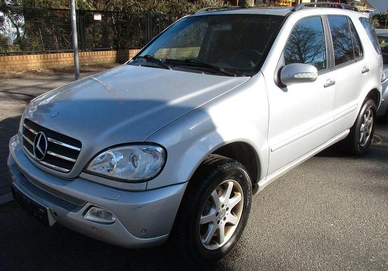 Gebraucht Mercedes ML400 250 PS (183 kW) 2004 Grau SUV