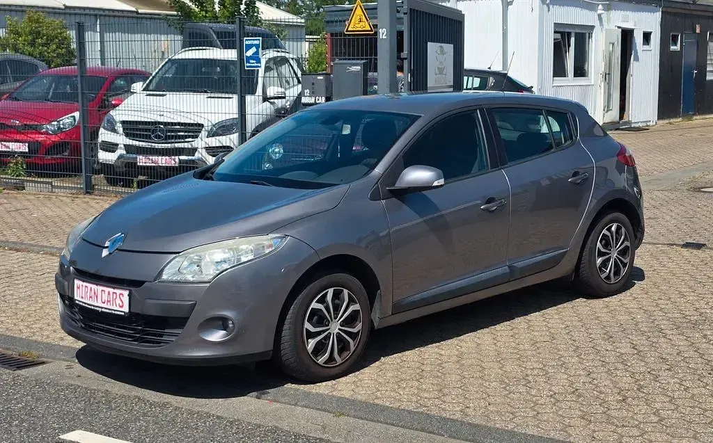Gebraucht Renault Mégane Expression 90 PS (66 kW) 2009 Grau Limousine