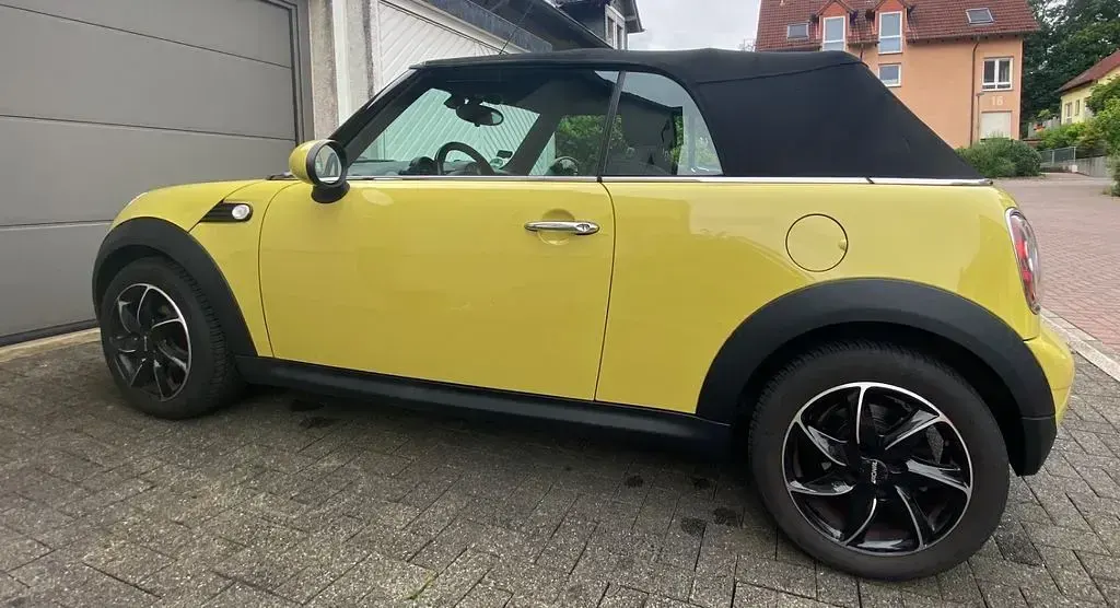 Gebraucht Mini One Cabriolet 98 PS (72 kW) 2010 Gelb Cabrio