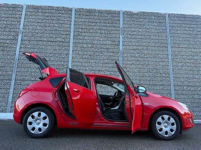 Gebraucht Opel Astra Design Edition 116 PS (85 kW) 2011 Rot Limousine