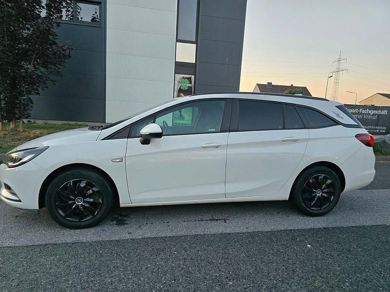 Gebraucht Opel Astra Edition 95 PS (69 kW) 2018 Weiß Kombi