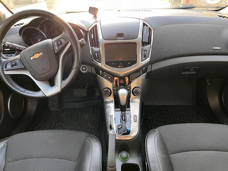 Gebraucht Chevrolet Cruze 163 PS (119 kW) 2013 Braun Limousine