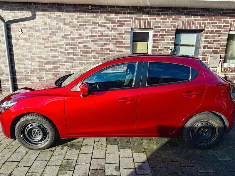 Gebraucht Mazda 2 Center-Line 75 PS (55 kW) 2018 Rot Limousine