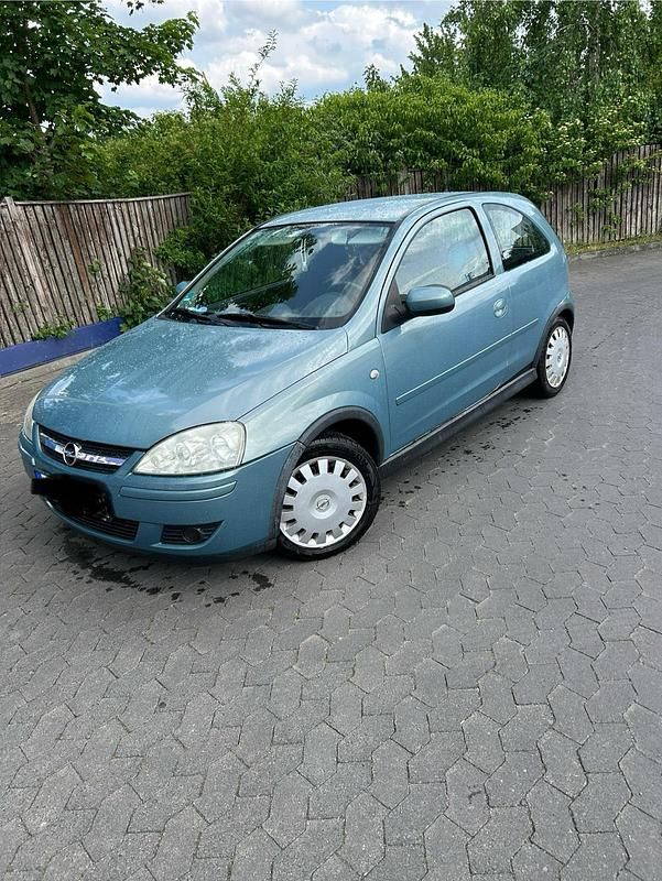Grau Gebraucht 2005 Opel Corsa Kleinwagen | 1.450 € (Fairer Preis) - Bild 1/4