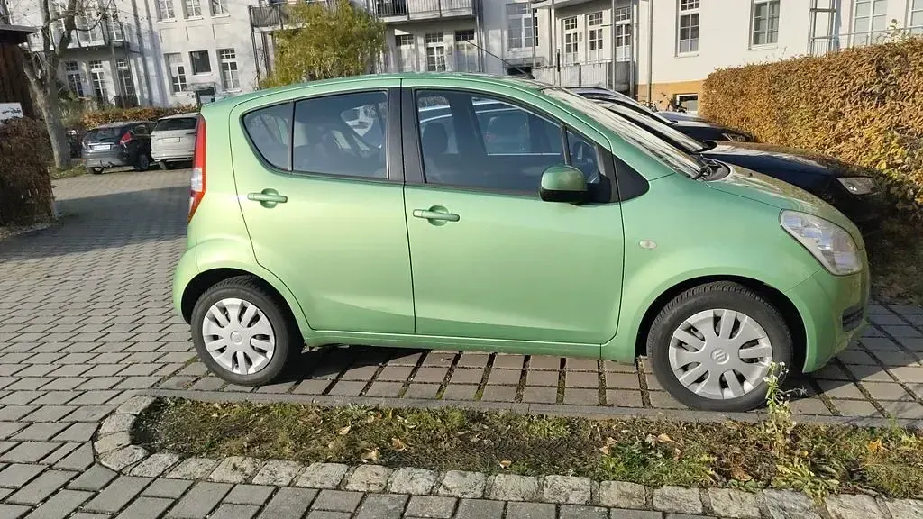 Gebraucht Suzuki Splash Basic 65 PS (47 kW) 2009 Grün Kleinwagen