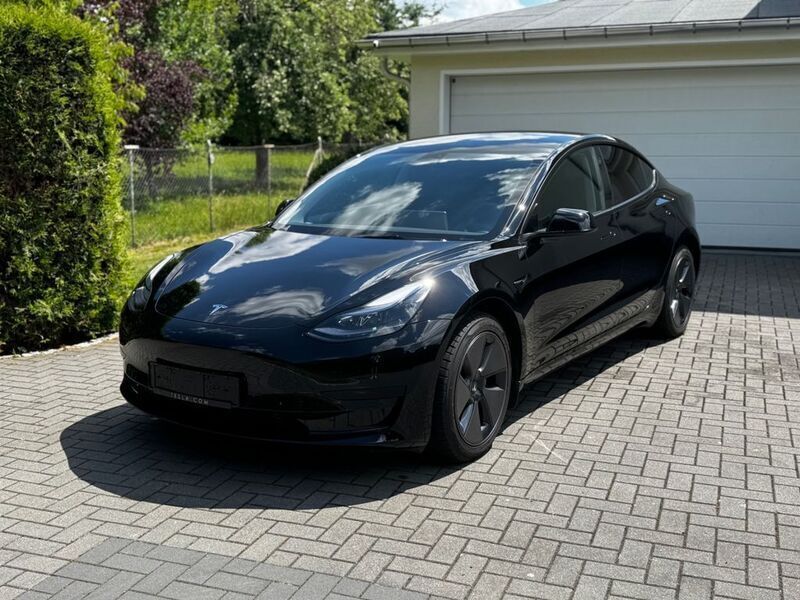 Schwarz Gebraucht 2023 Tesla Model 3 Limousine | 28.990 € (Superpreis) - Bild 1/4