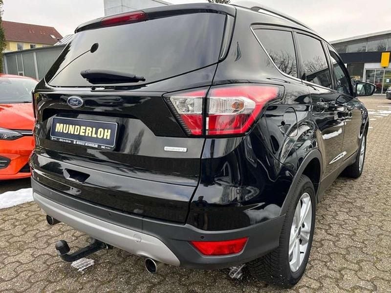 Gebraucht Ford Kuga Trend 120 PS (88 kW) 2017 Iridiumschwarz metallic SUV